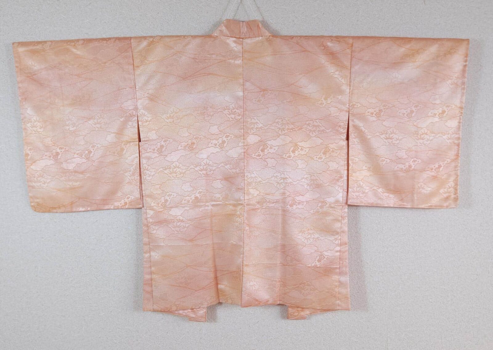 Salmon Haori with cloud motifs