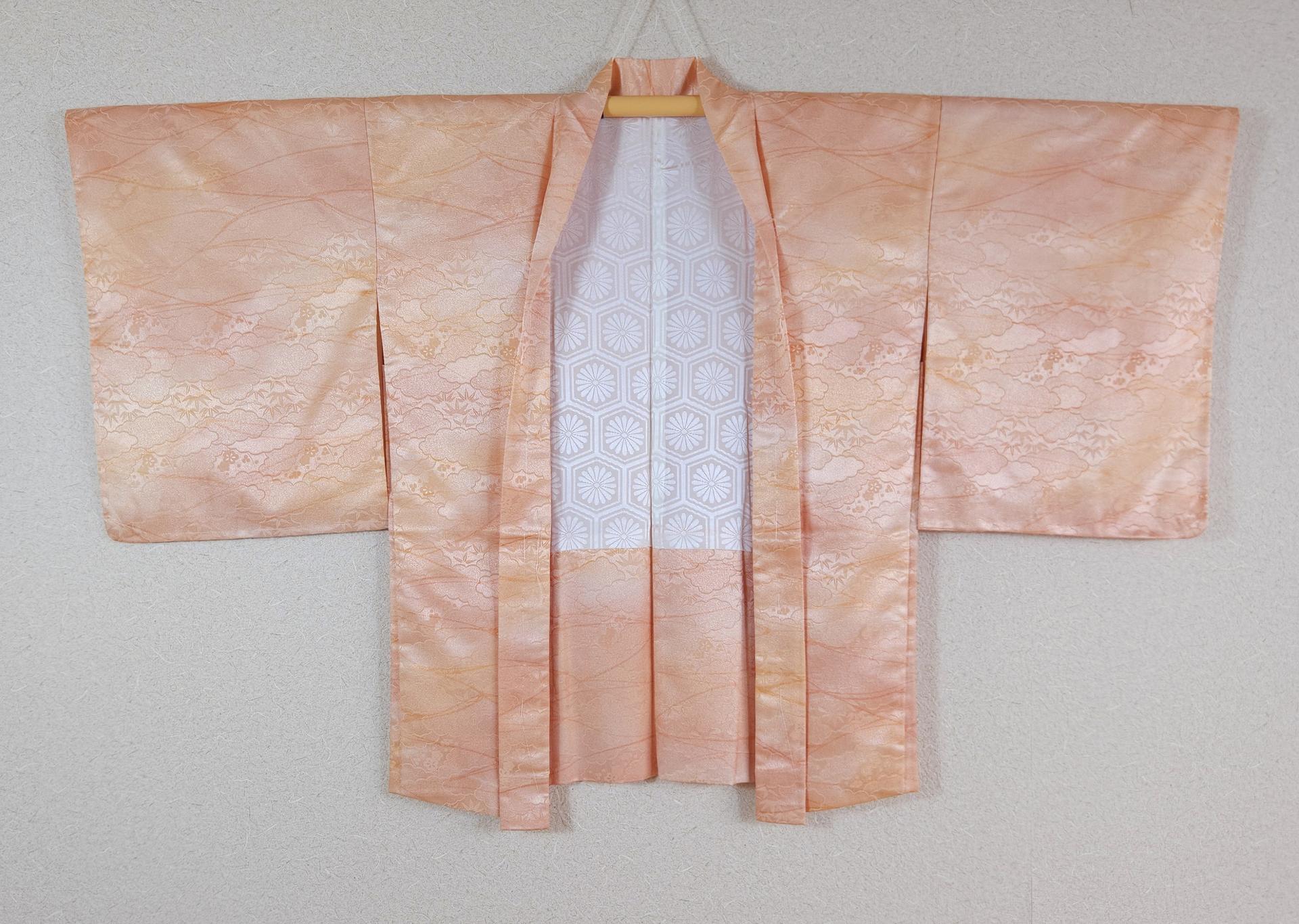Salmon Haori with cloud motifs