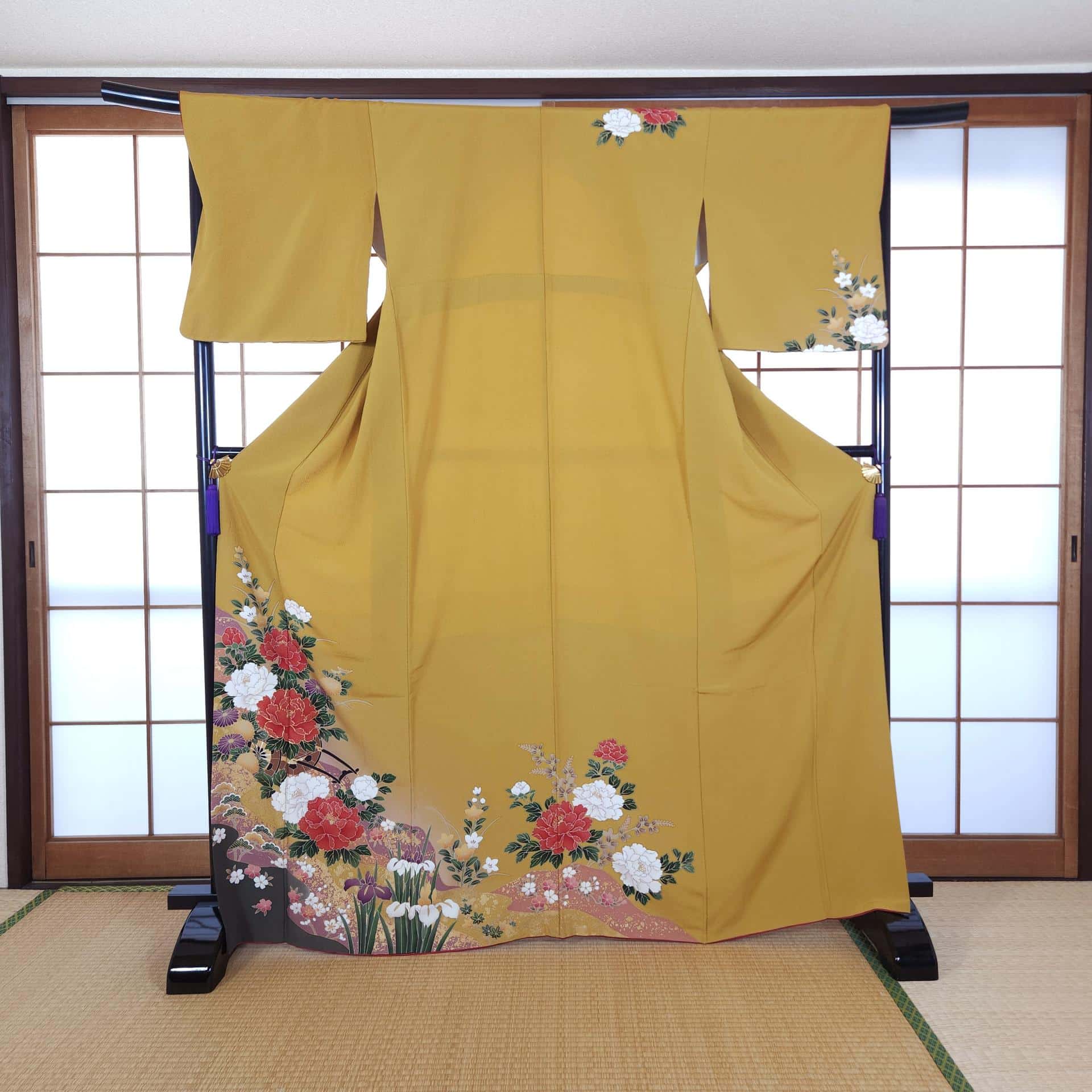 Yellow Houmongi with peonies and gold accents
