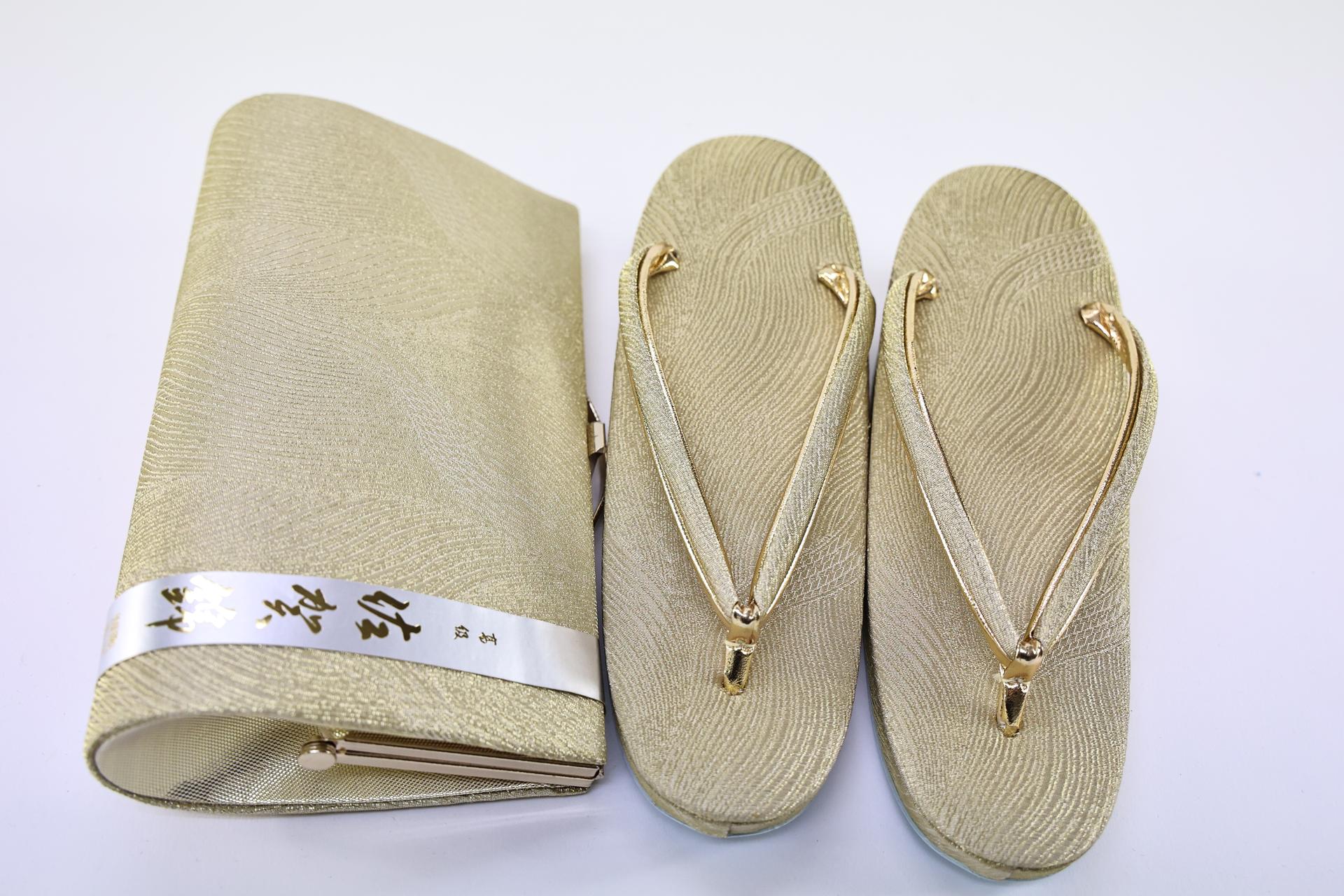Zori and clutch in gold