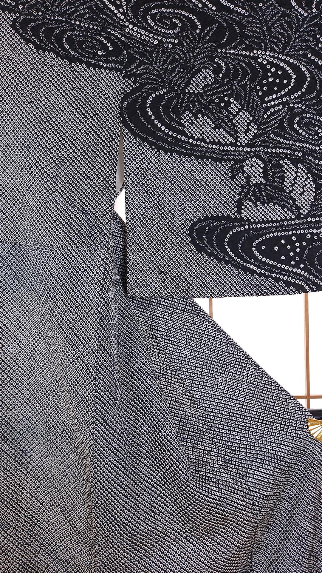 Black Shibori Houmongi – stylized waves