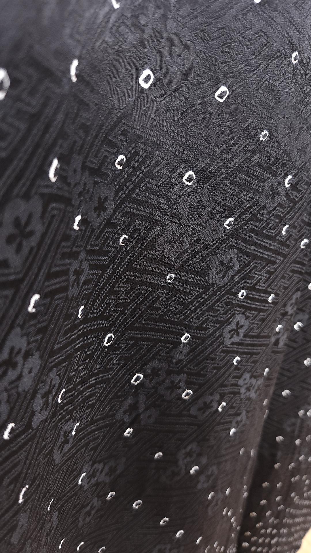 Black Shibori Houmongi – stylized waves