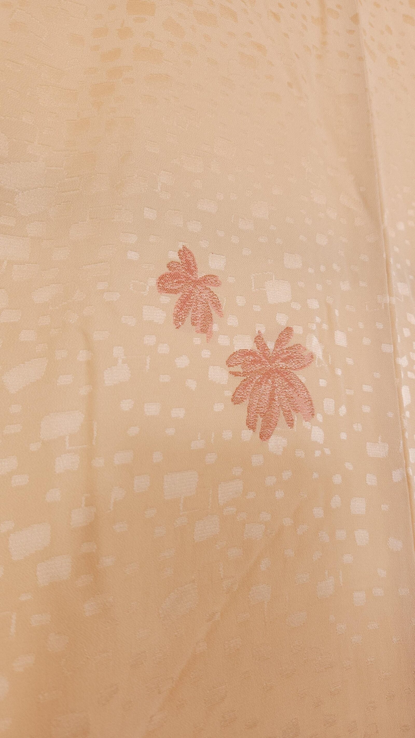 Cream Komon Kimono with salmon flowers
