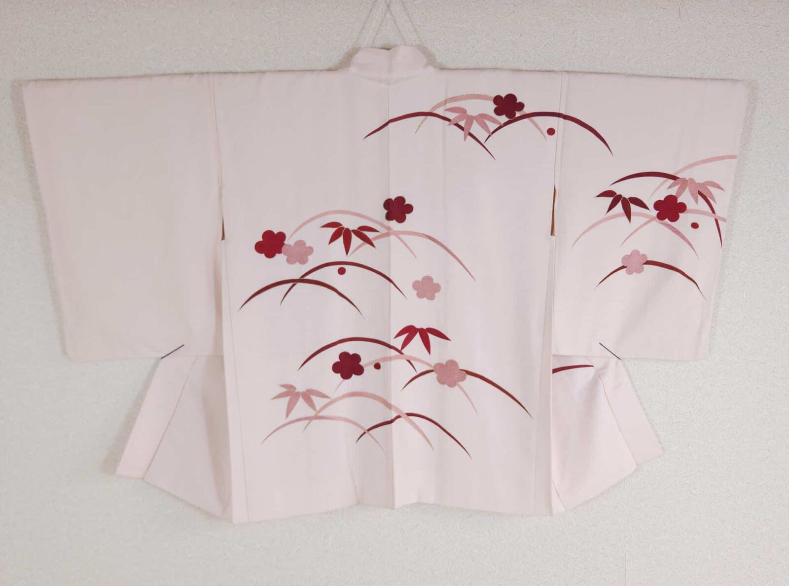 Cream pink Haori with Yuzen motifs