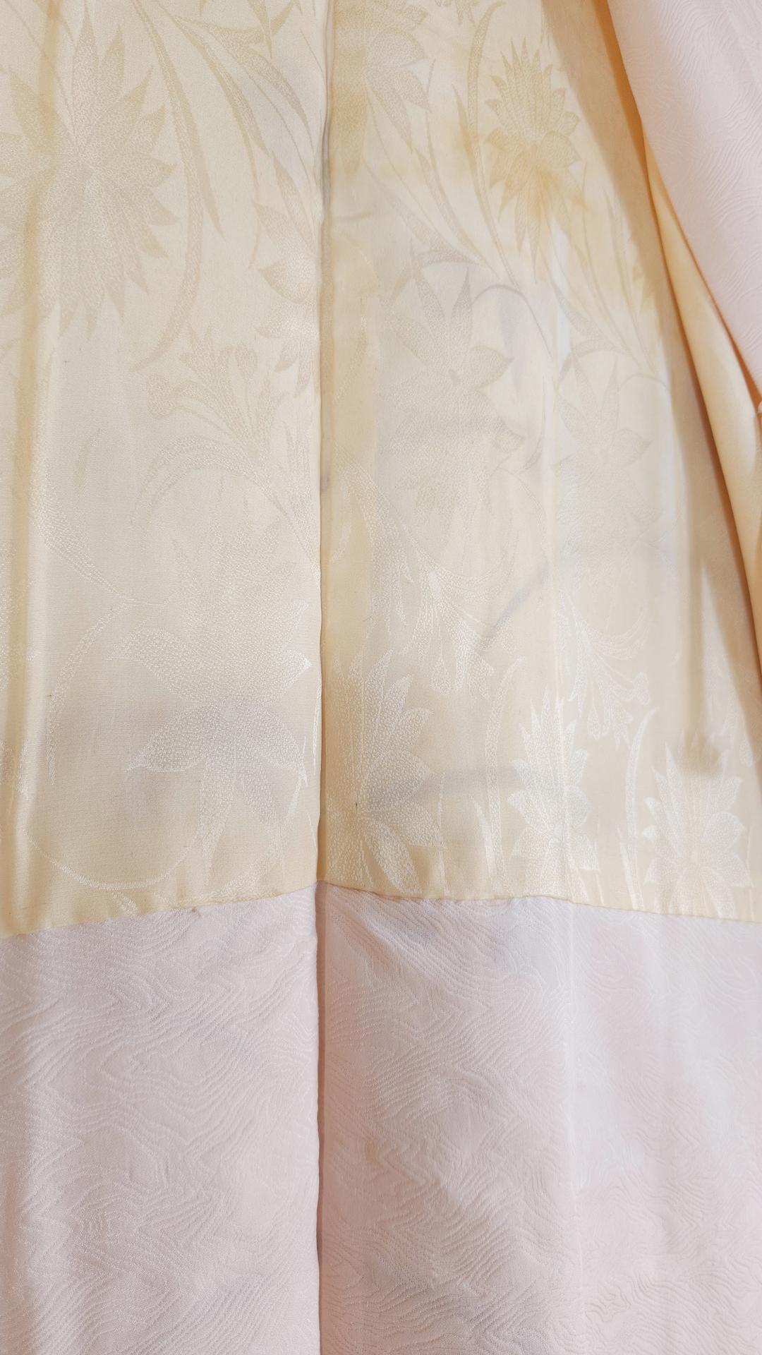 Cream pink Haori with Yuzen motifs