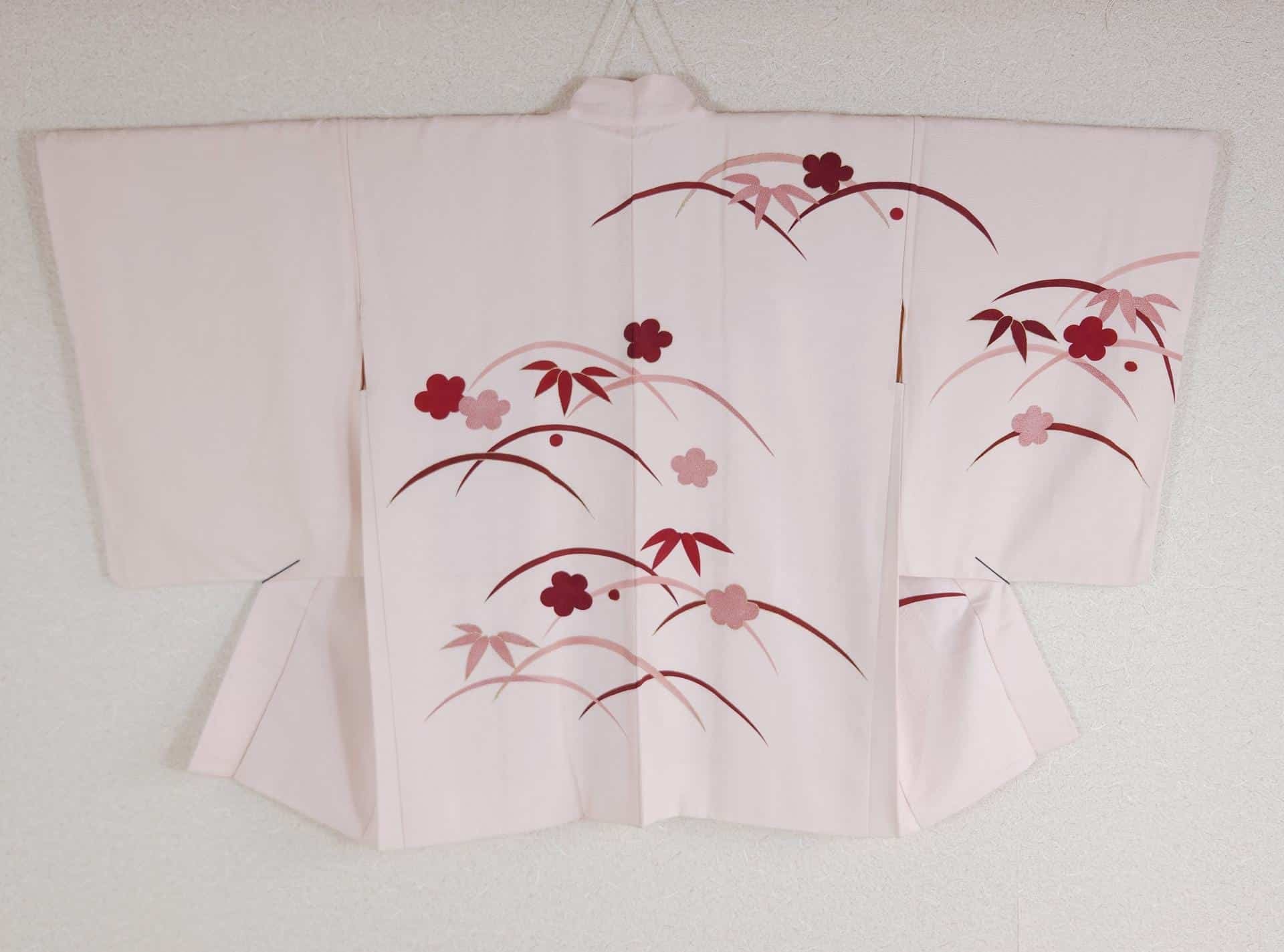 Cream pink Haori with Yuzen motifs