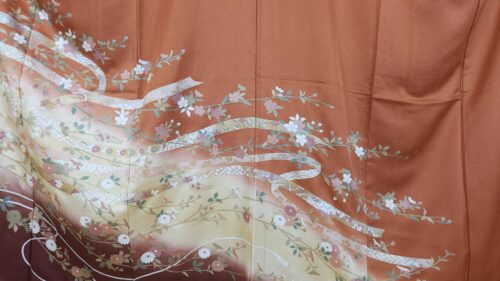 Dark orange Houmongi with golden Noshi