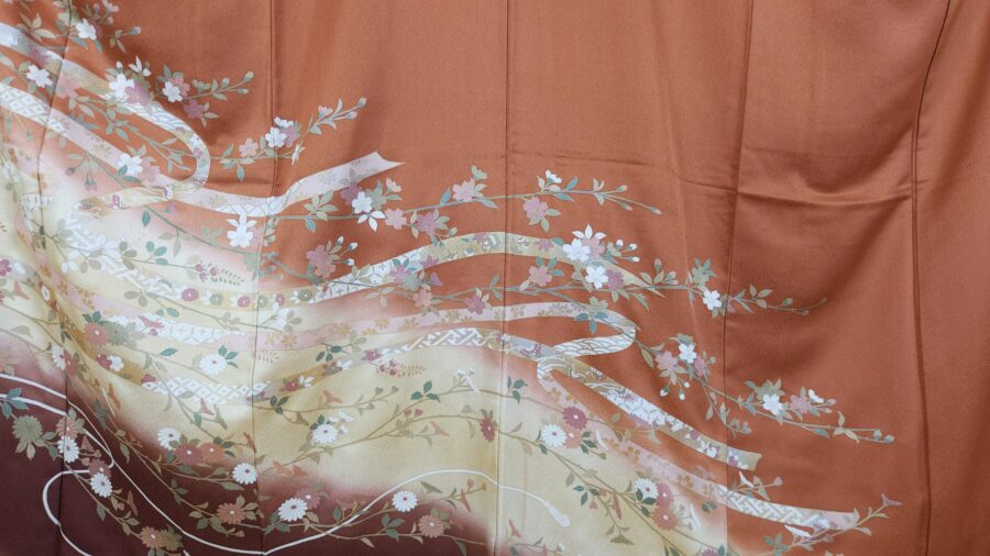 Dark orange Houmongi with golden Noshi