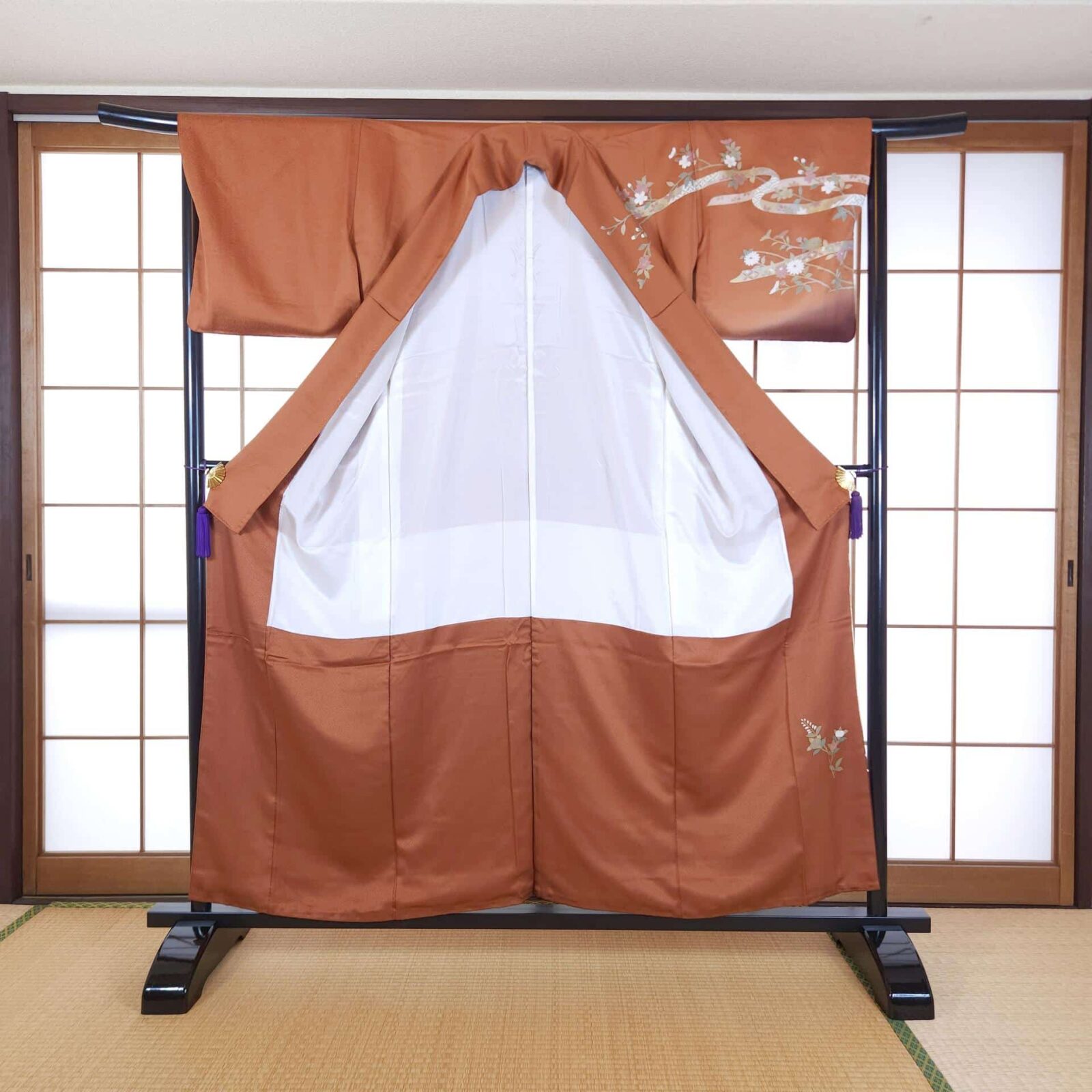 Dark orange Houmongi with golden Noshi