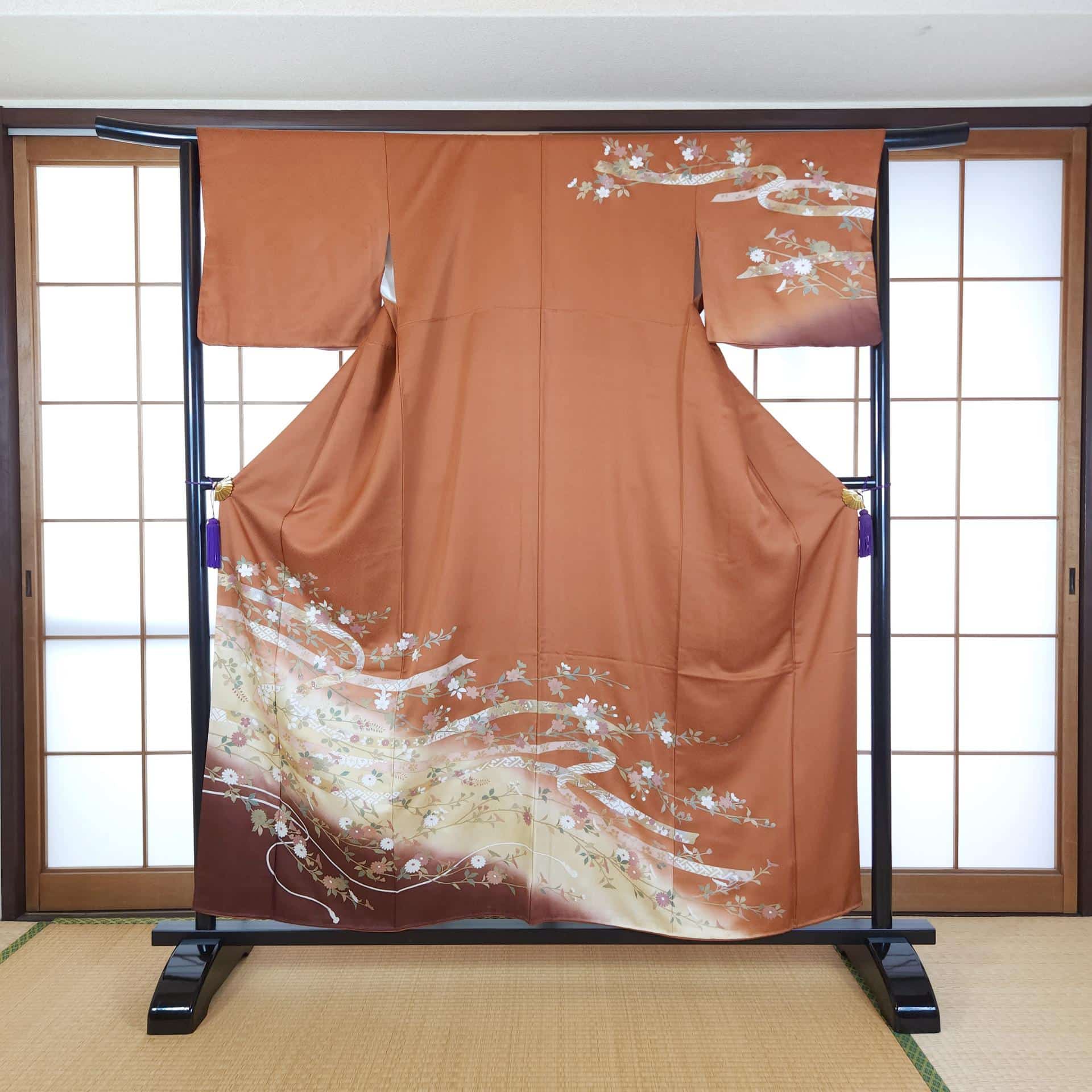Dark orange Houmongi with golden Noshi