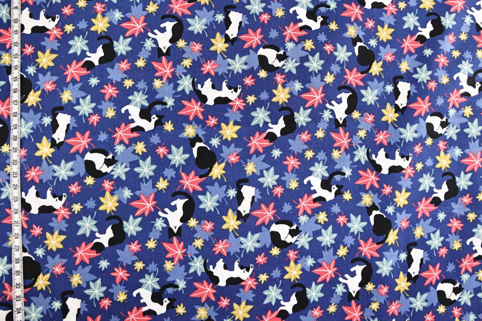 Japanese fabric Kawaii Neko Momiji blue background