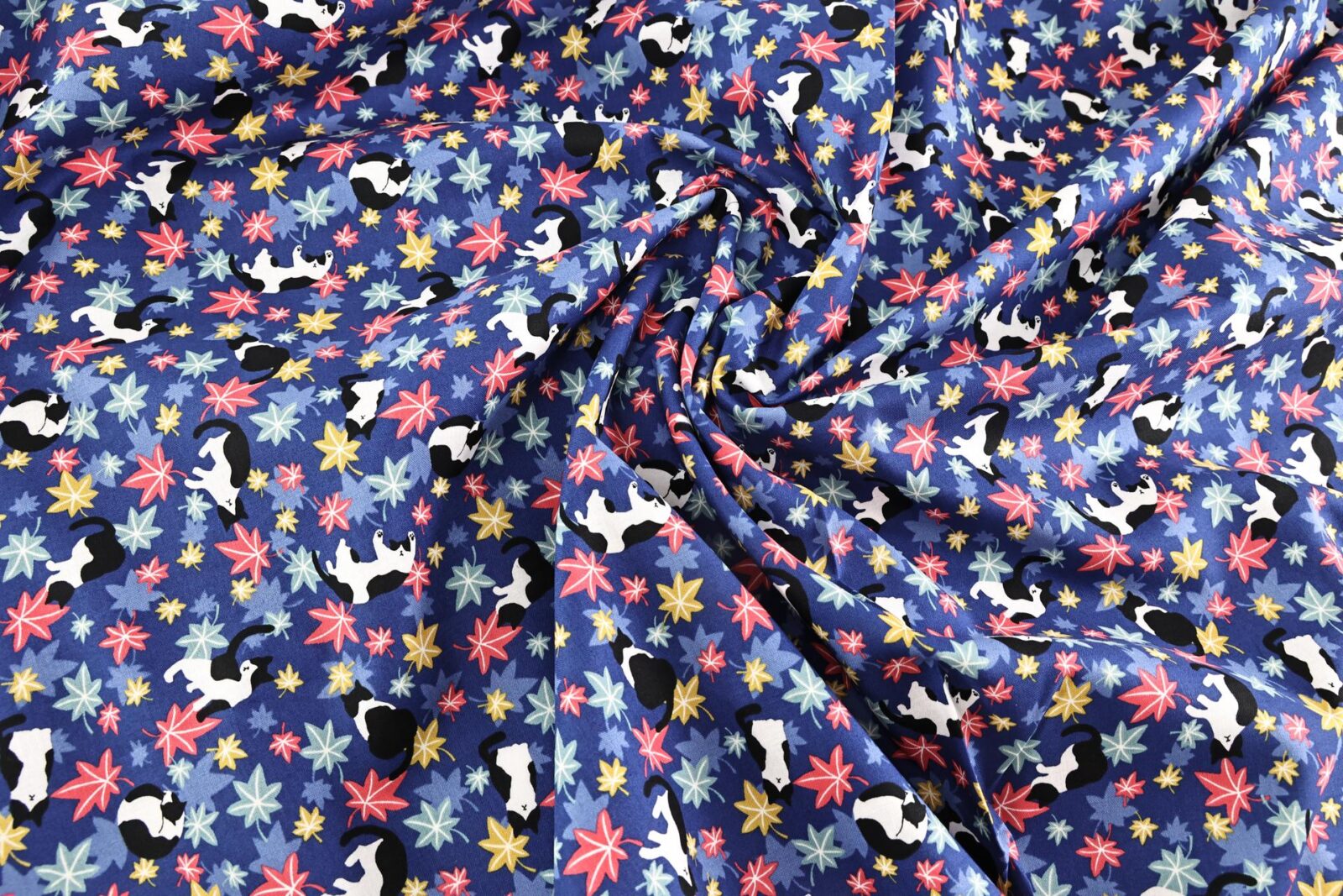 Japanese fabric Kawaii Neko Momiji blue background