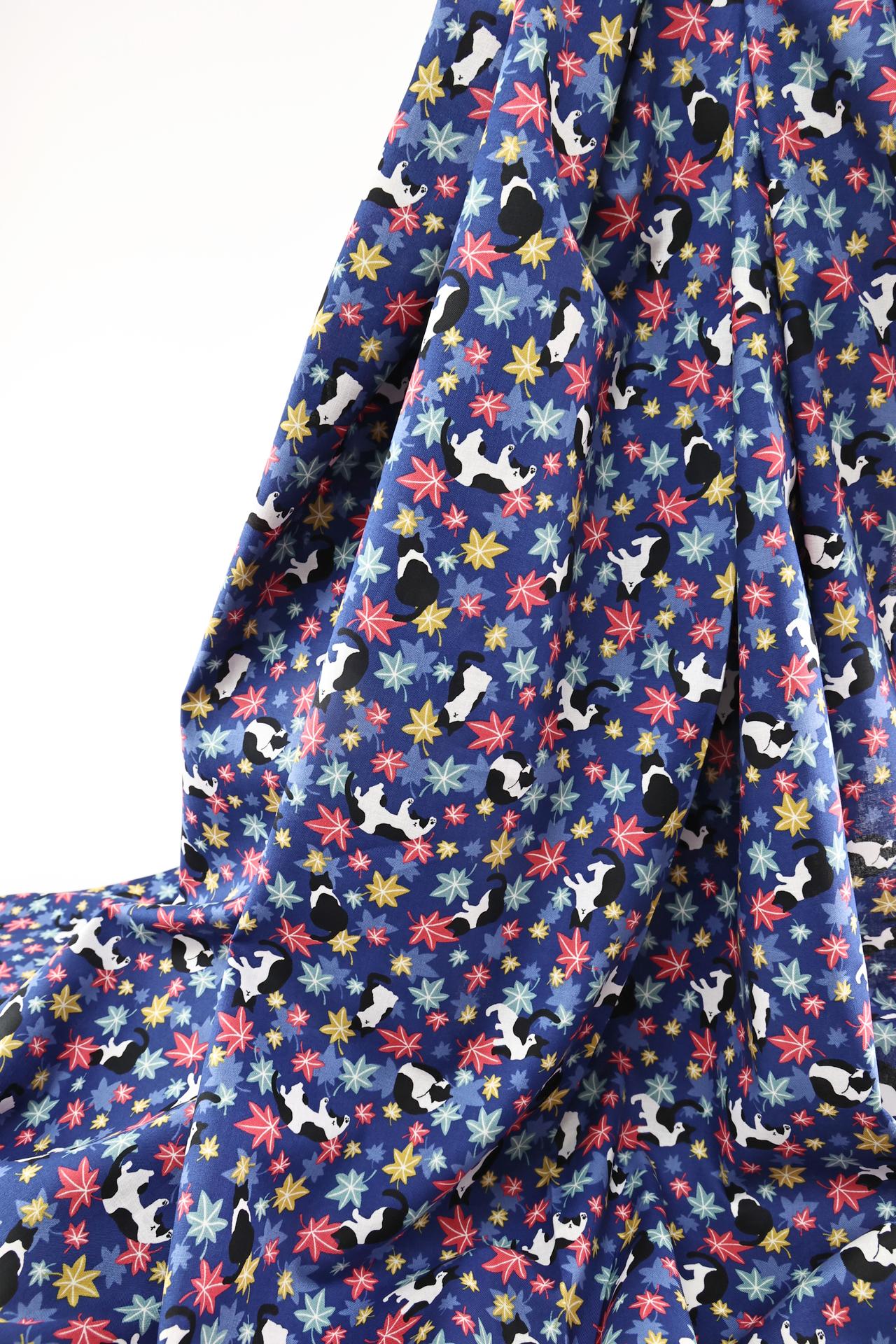 Japanese fabric Kawaii Neko Momiji blue background