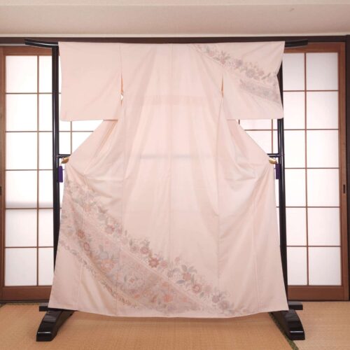 Light pink Houmongi with floral embroidery