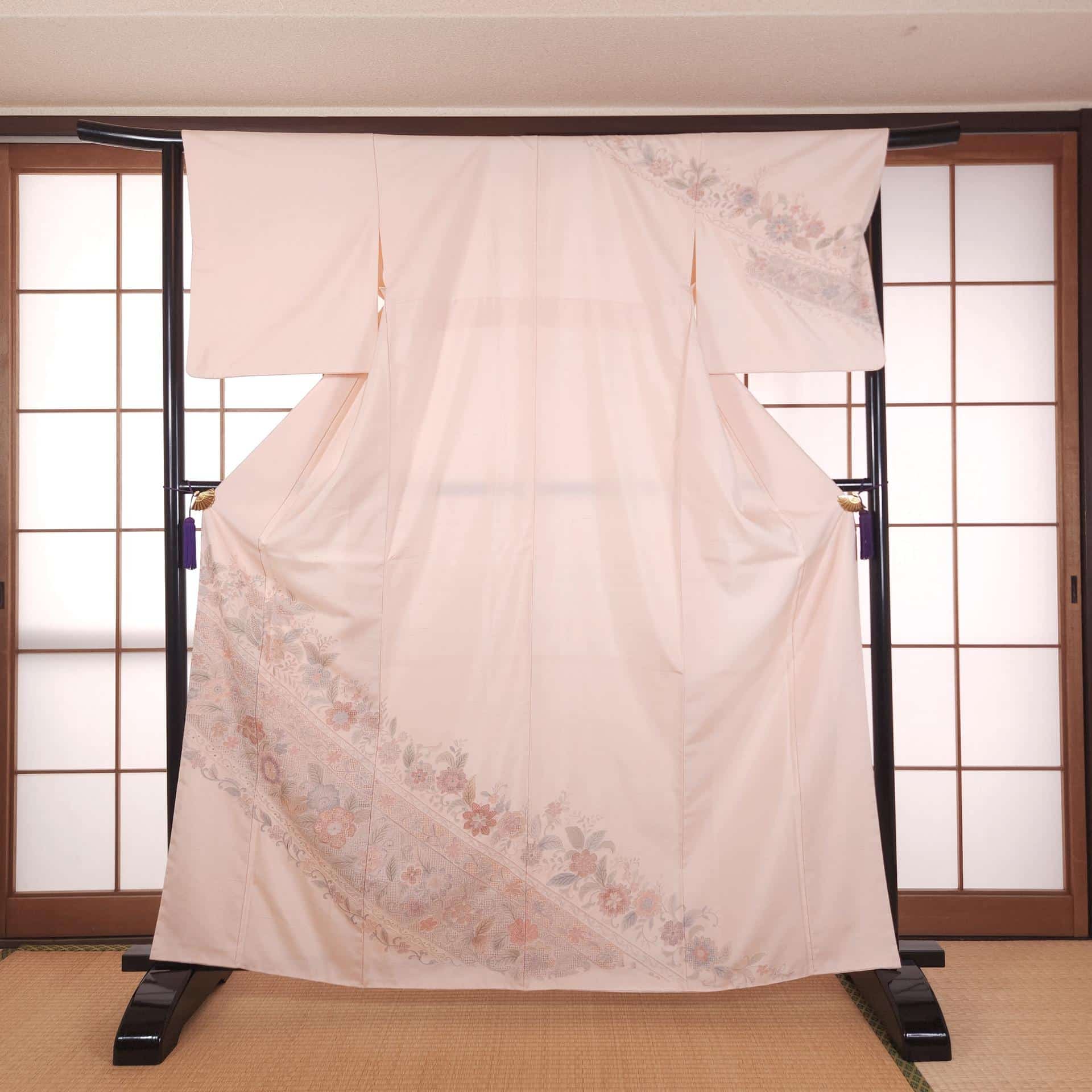 Light pink Houmongi with floral embroidery