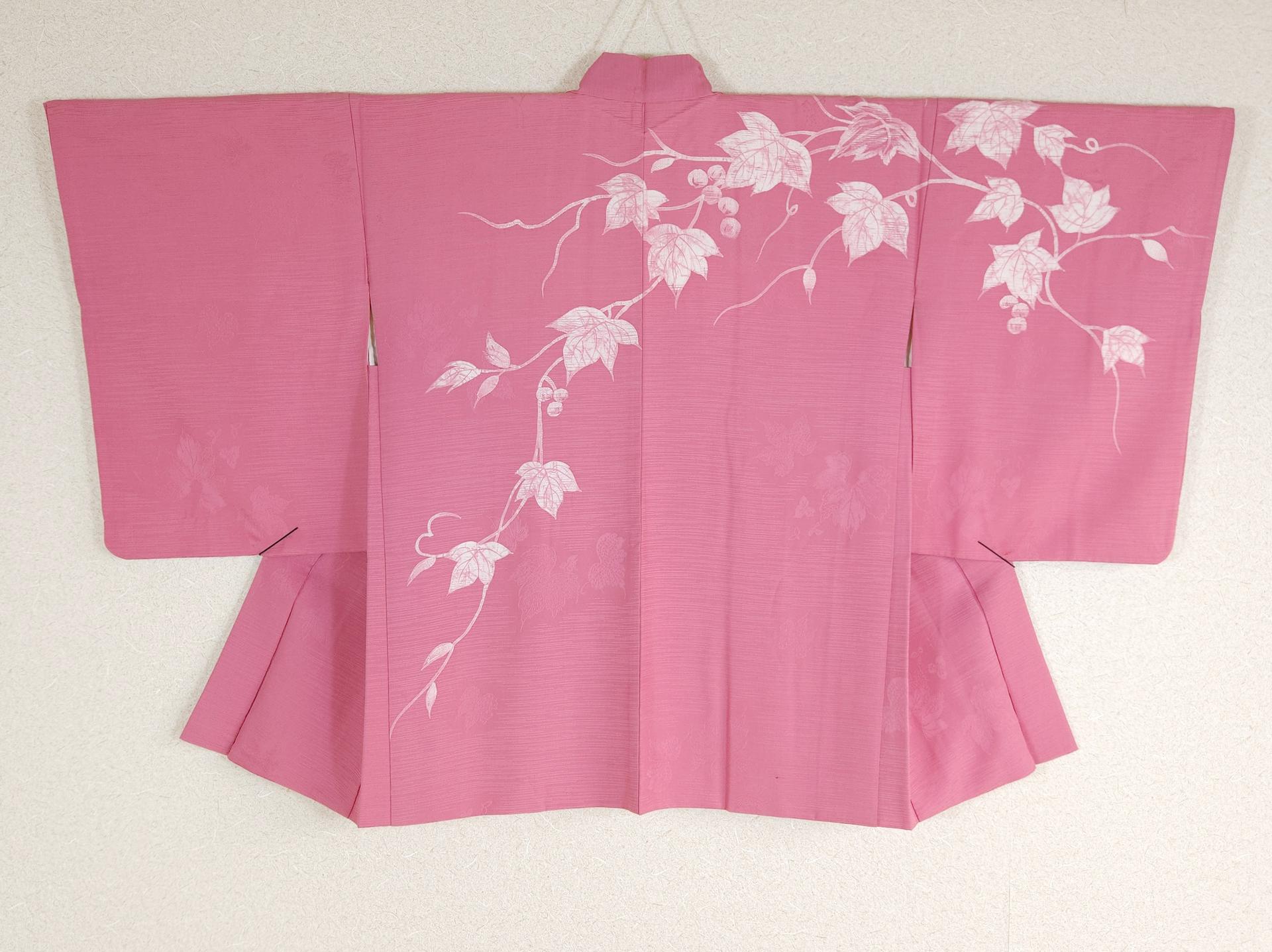 Light pink jacquard Haori with vine motifs