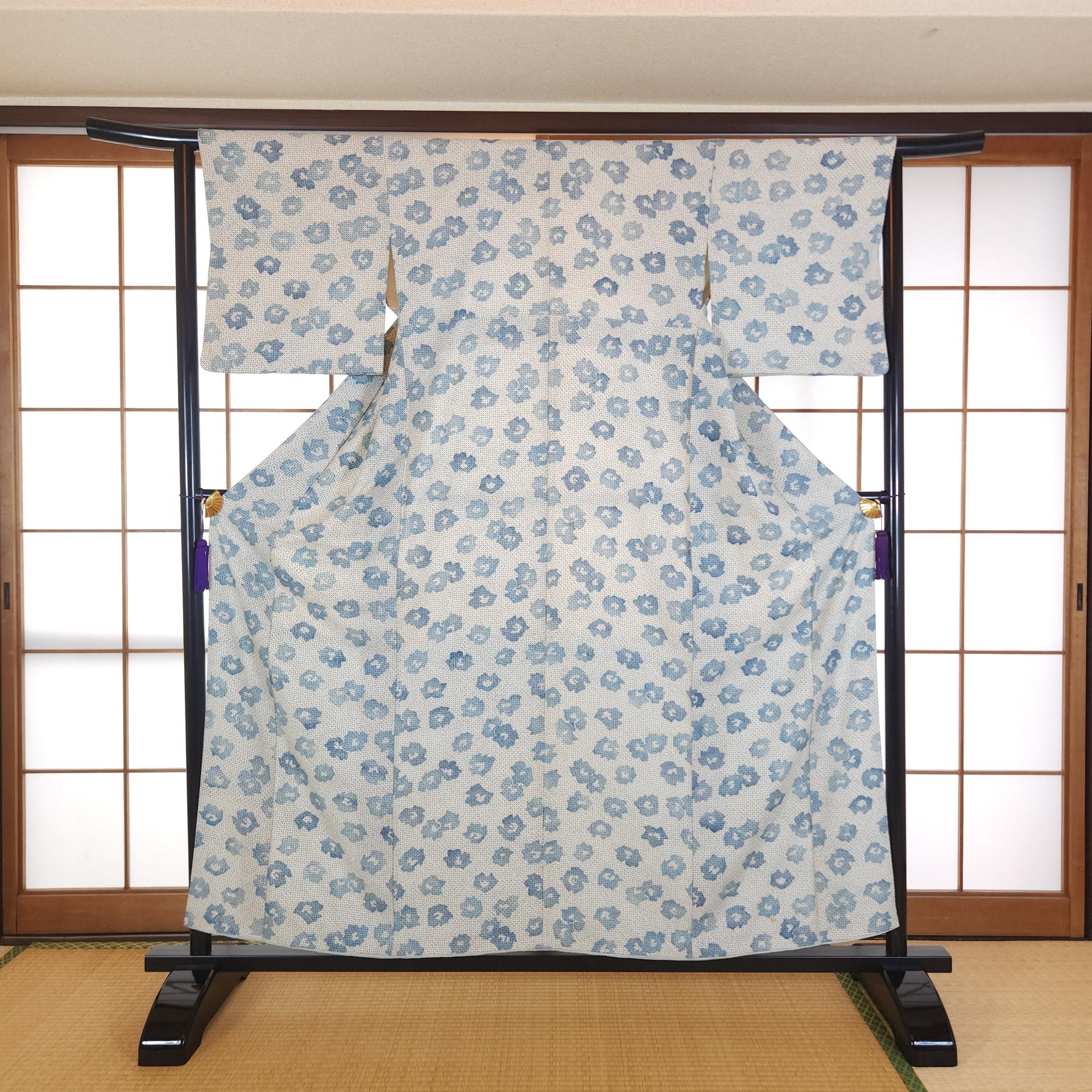 Off-white Komon Kimono with blue flowers