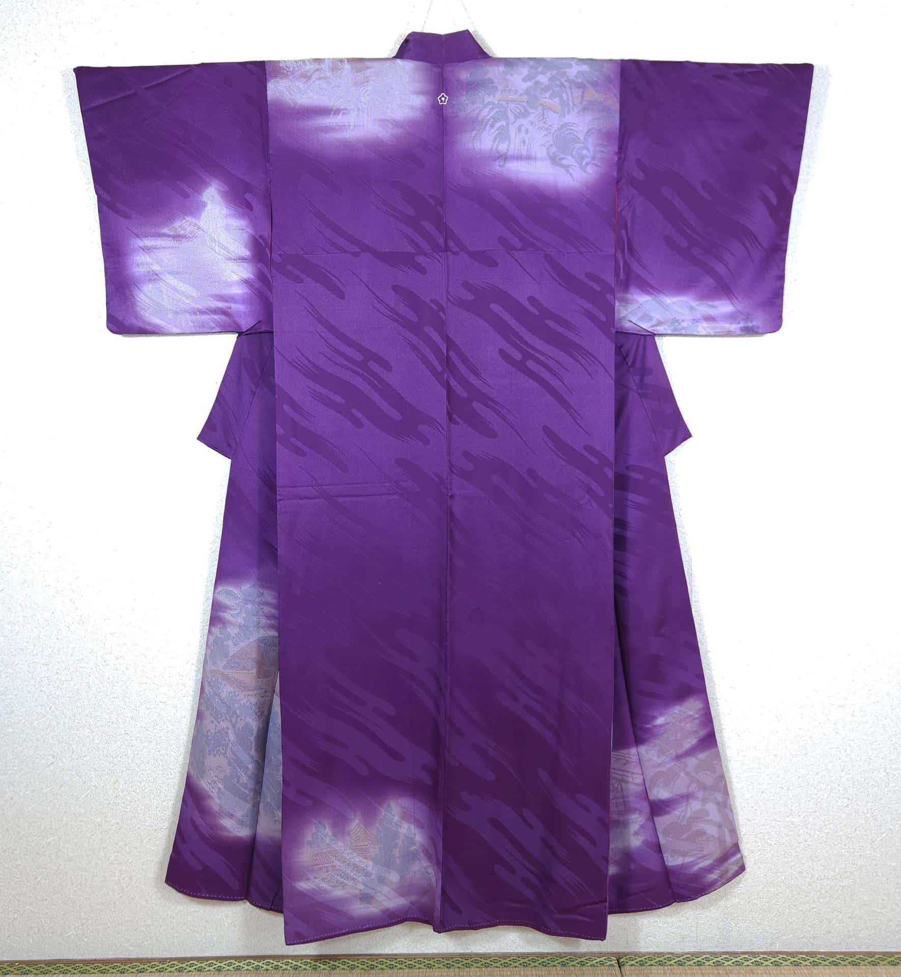 Purple Houmongi Kimono with Japanese scenery