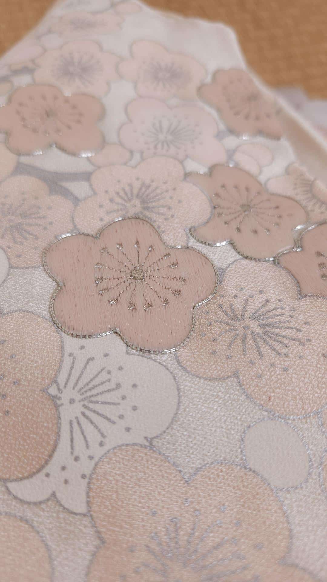 Set of 3 vintage Kimonos in peach and grey