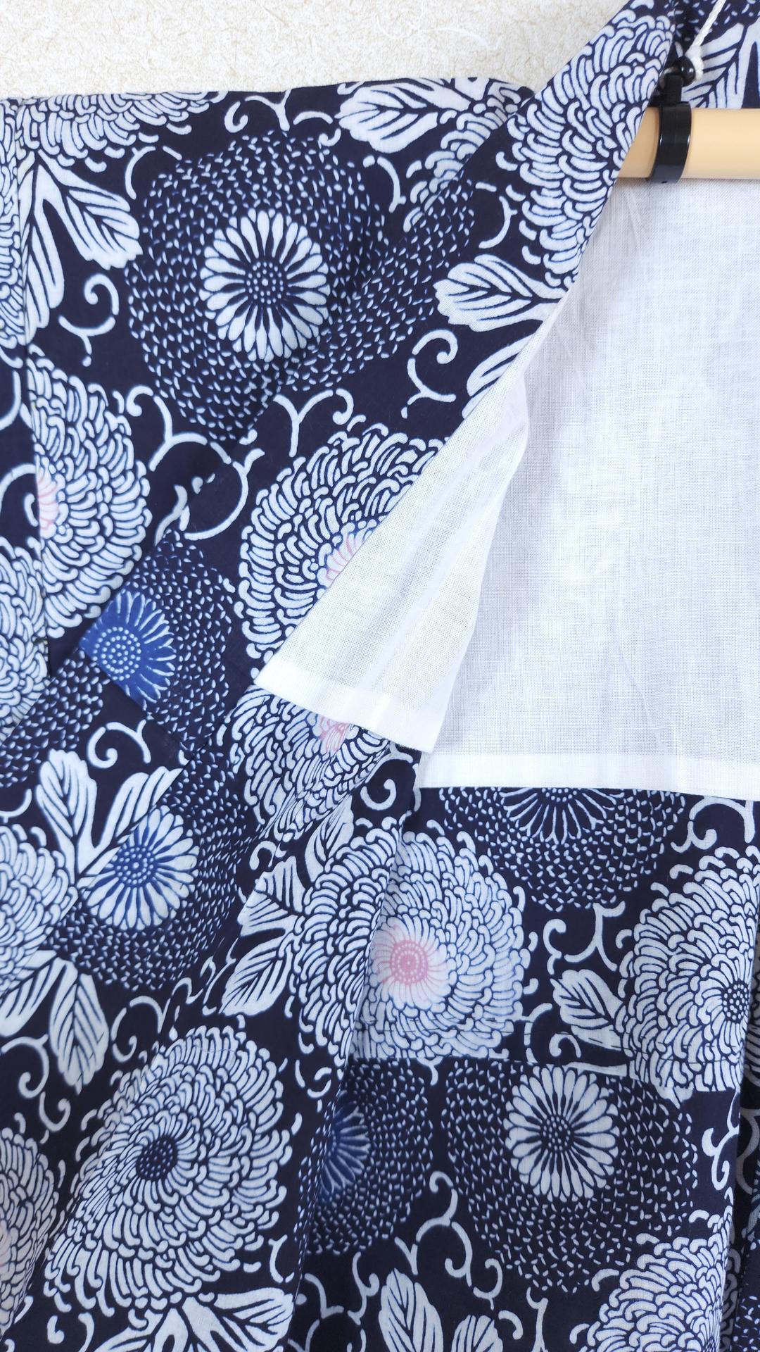 Blue cotton Yukata with stylized Kiku