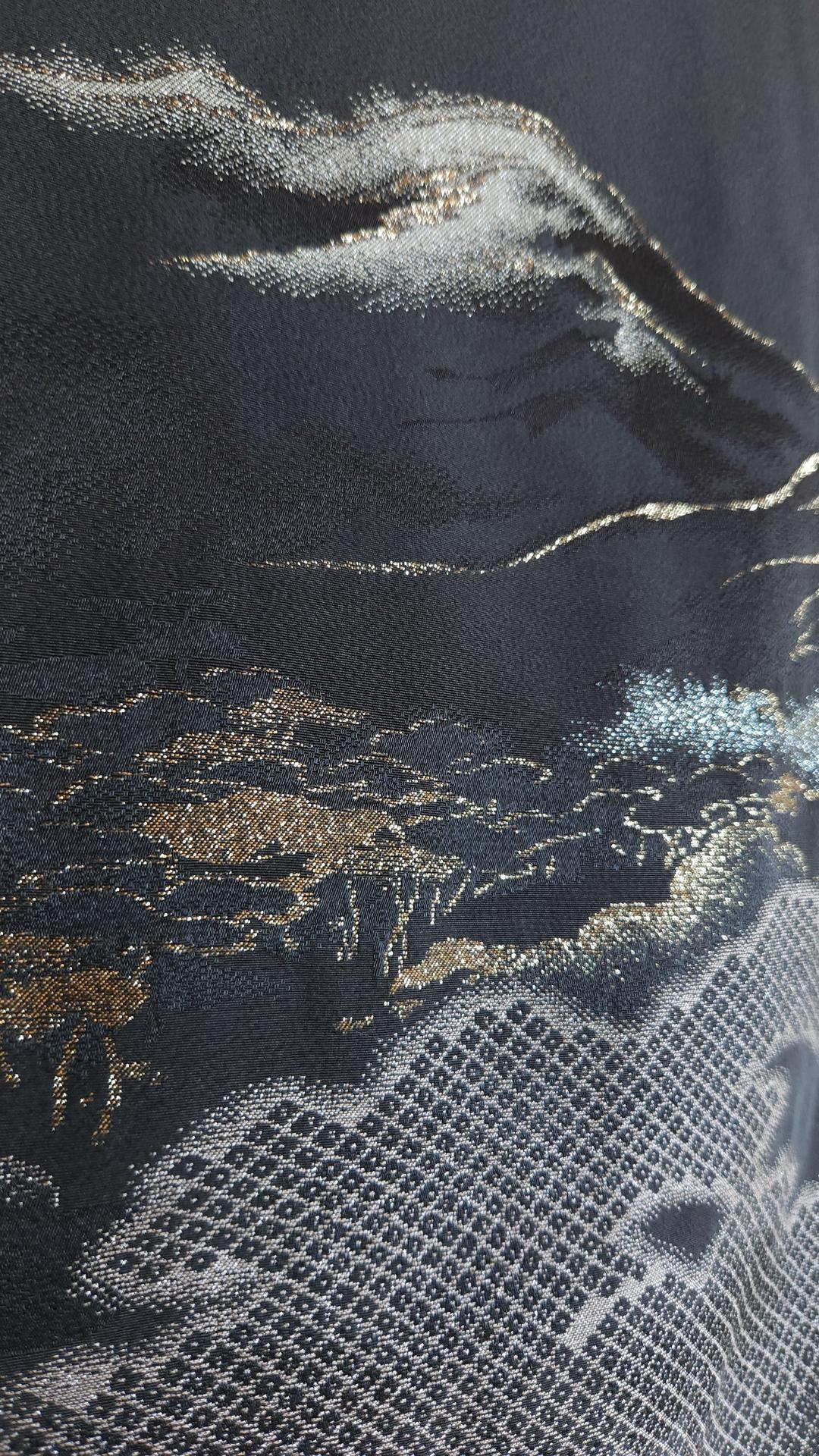 Black Haori adorned with majestic mountains