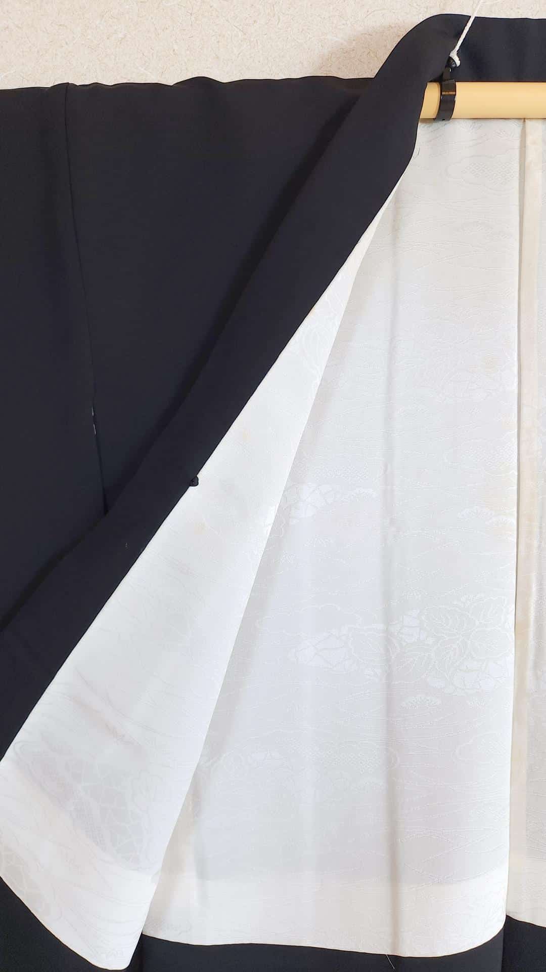 Black Haori with traditional Kuruma motifs
