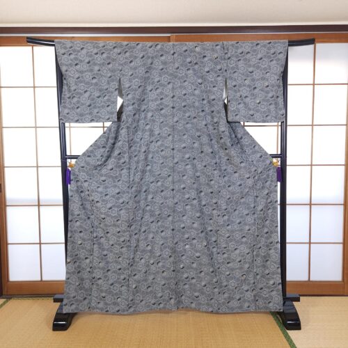 Black grey Komon Kimono kikkō pattern and embroidery