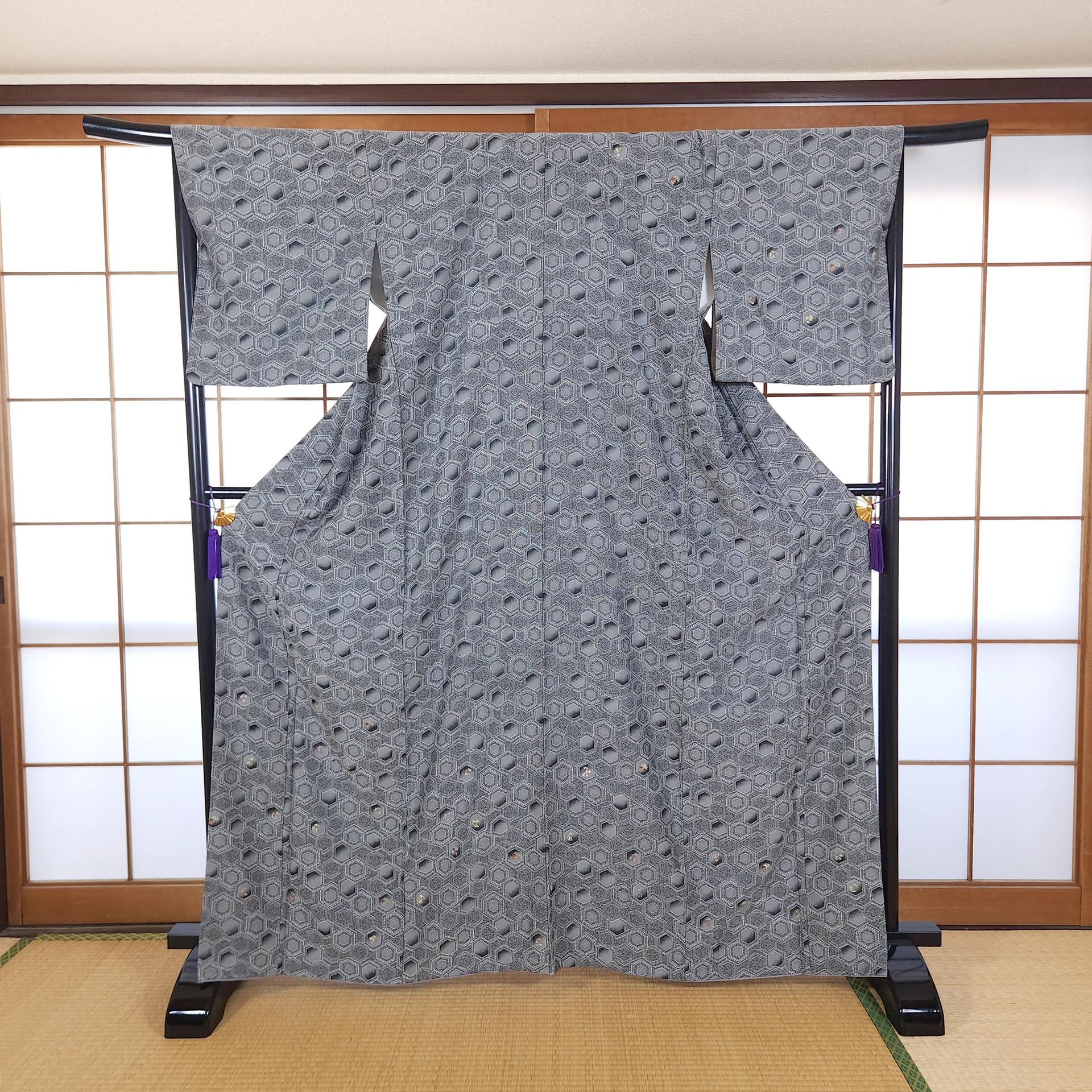Black grey Komon Kimono kikkō pattern and embroidery