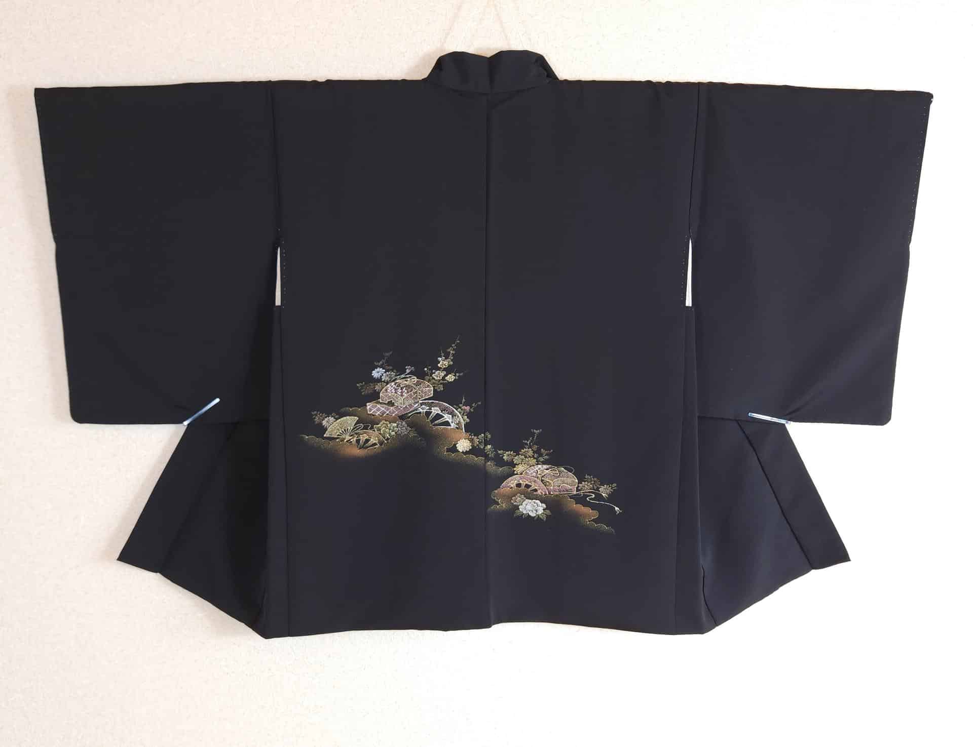 Black haori with traditional box motifs