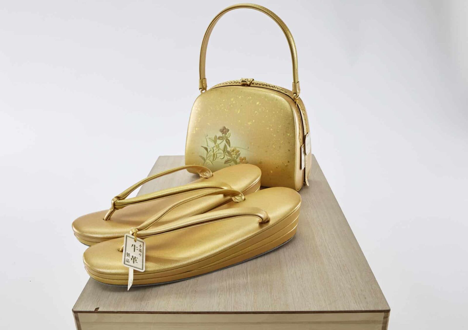 Gold imitation leather zori and matching bag