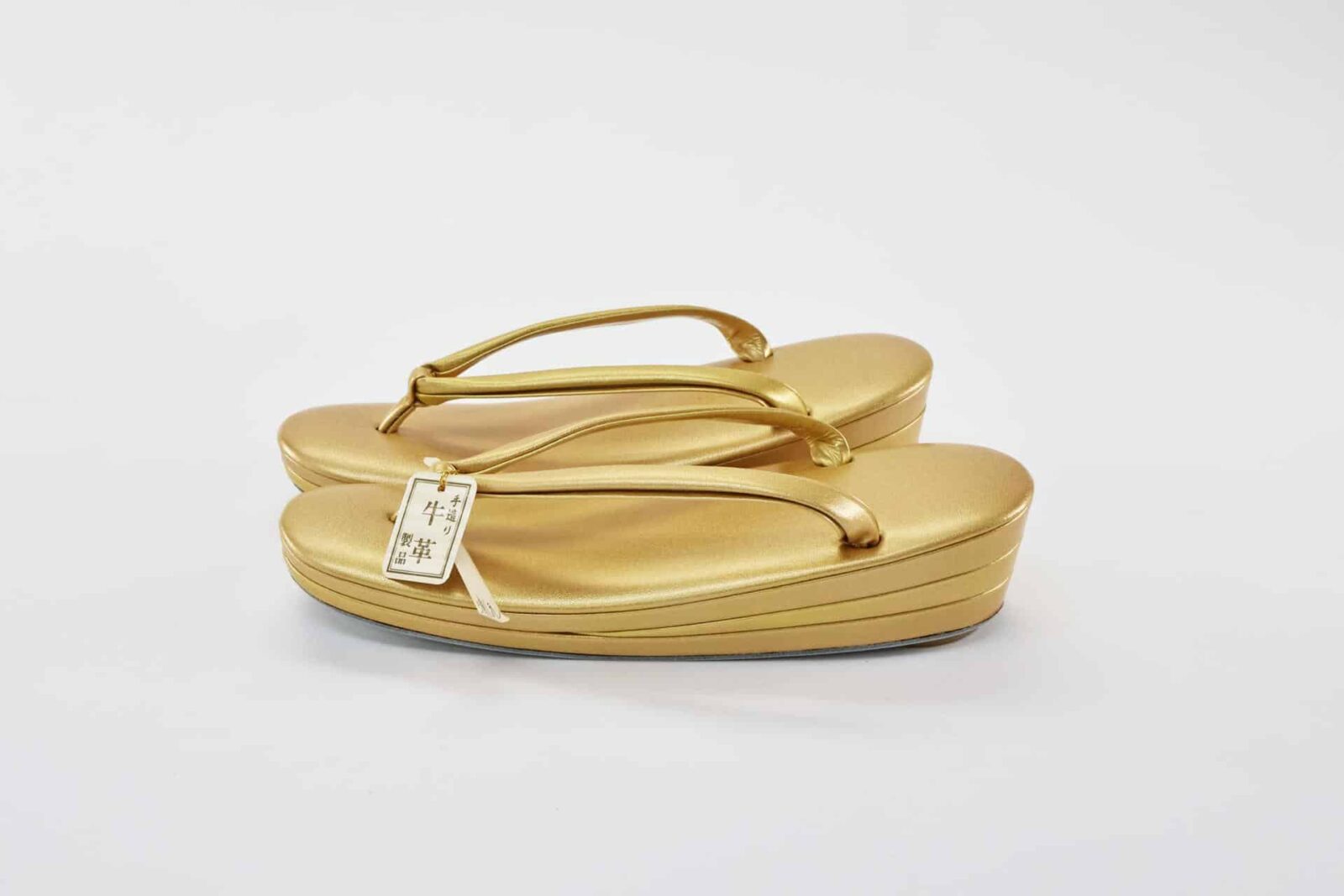 Gold imitation leather zori and matching bag