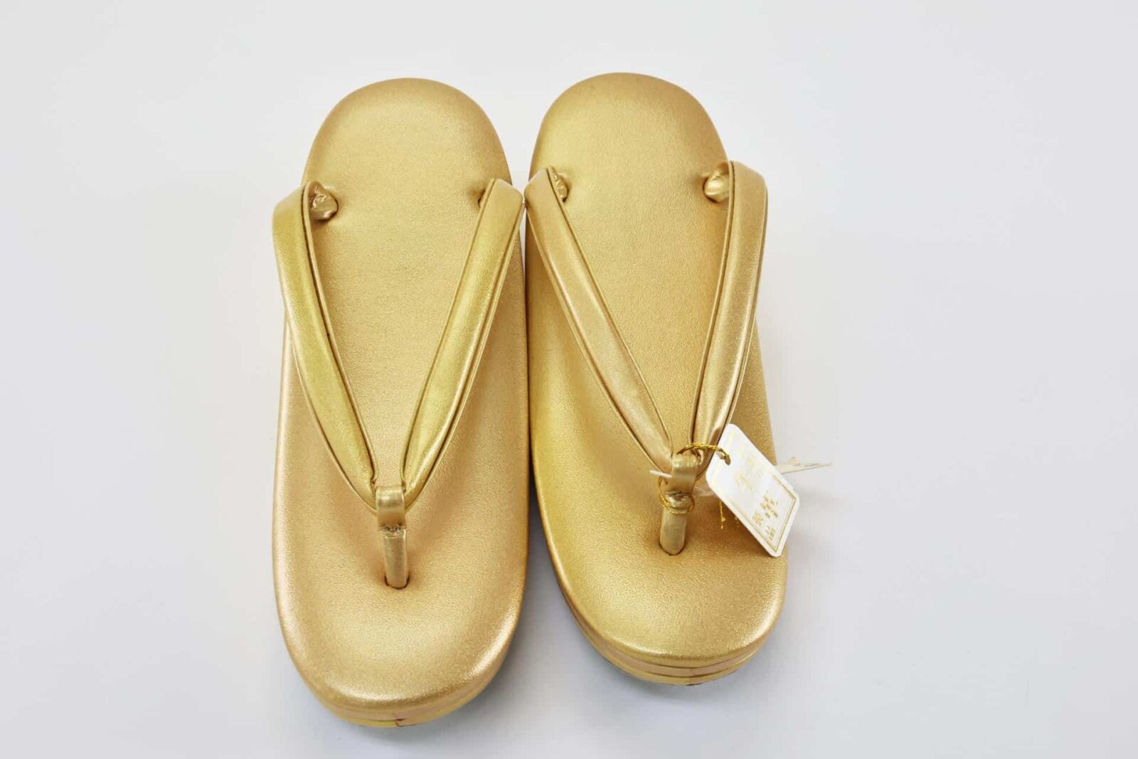 Gold imitation leather zori and matching bag