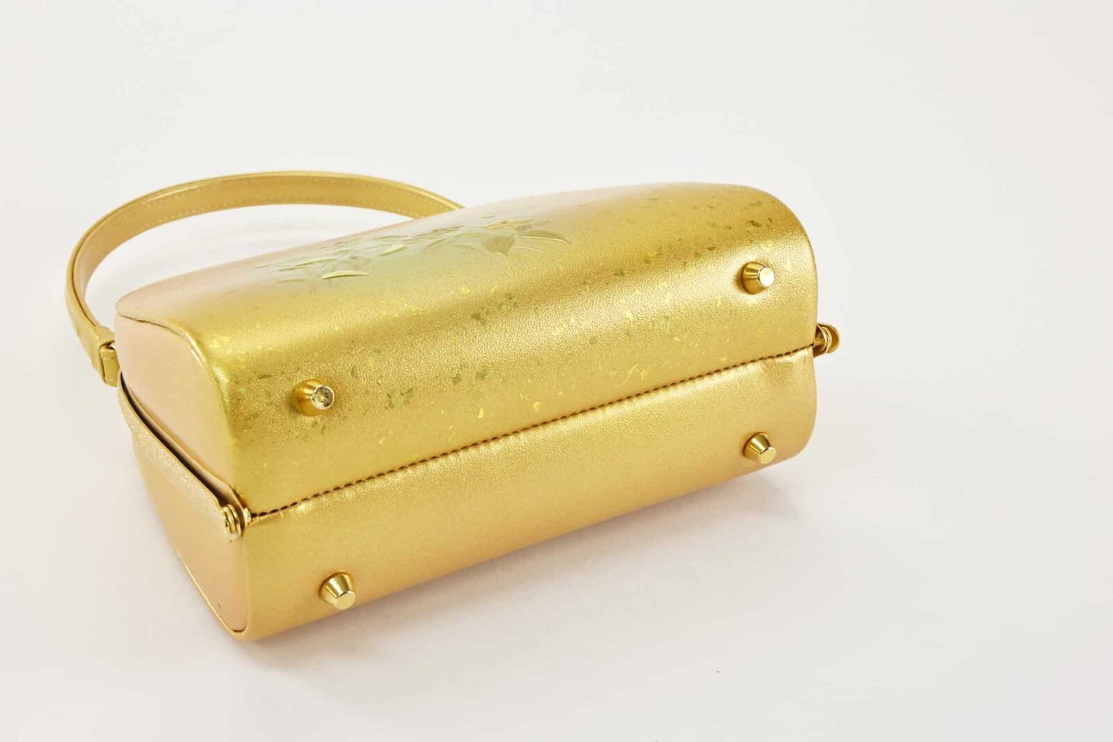 Gold imitation leather zori and matching bag
