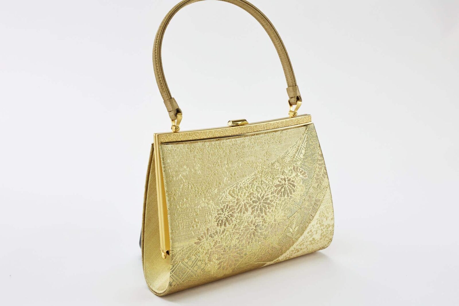 Golden brocade zori and matching bag