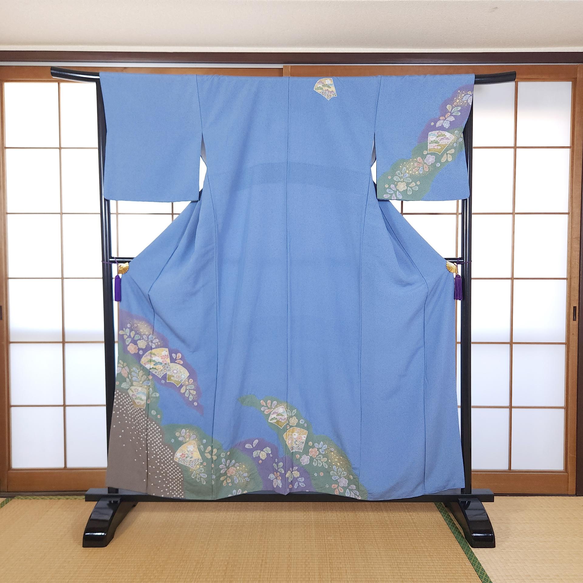 Light blue Houmongi Kimono fan and gold accents