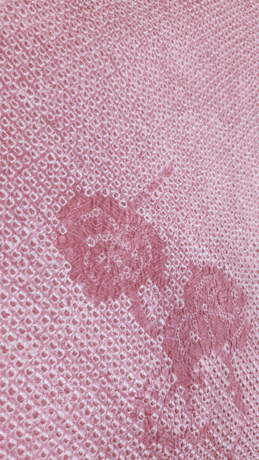 Light pink Haori with vine motifs