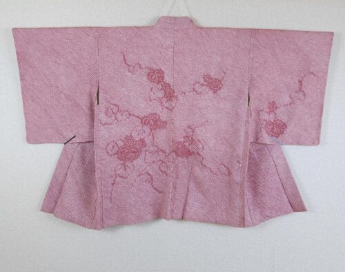 Light pink Haori with vine motifs