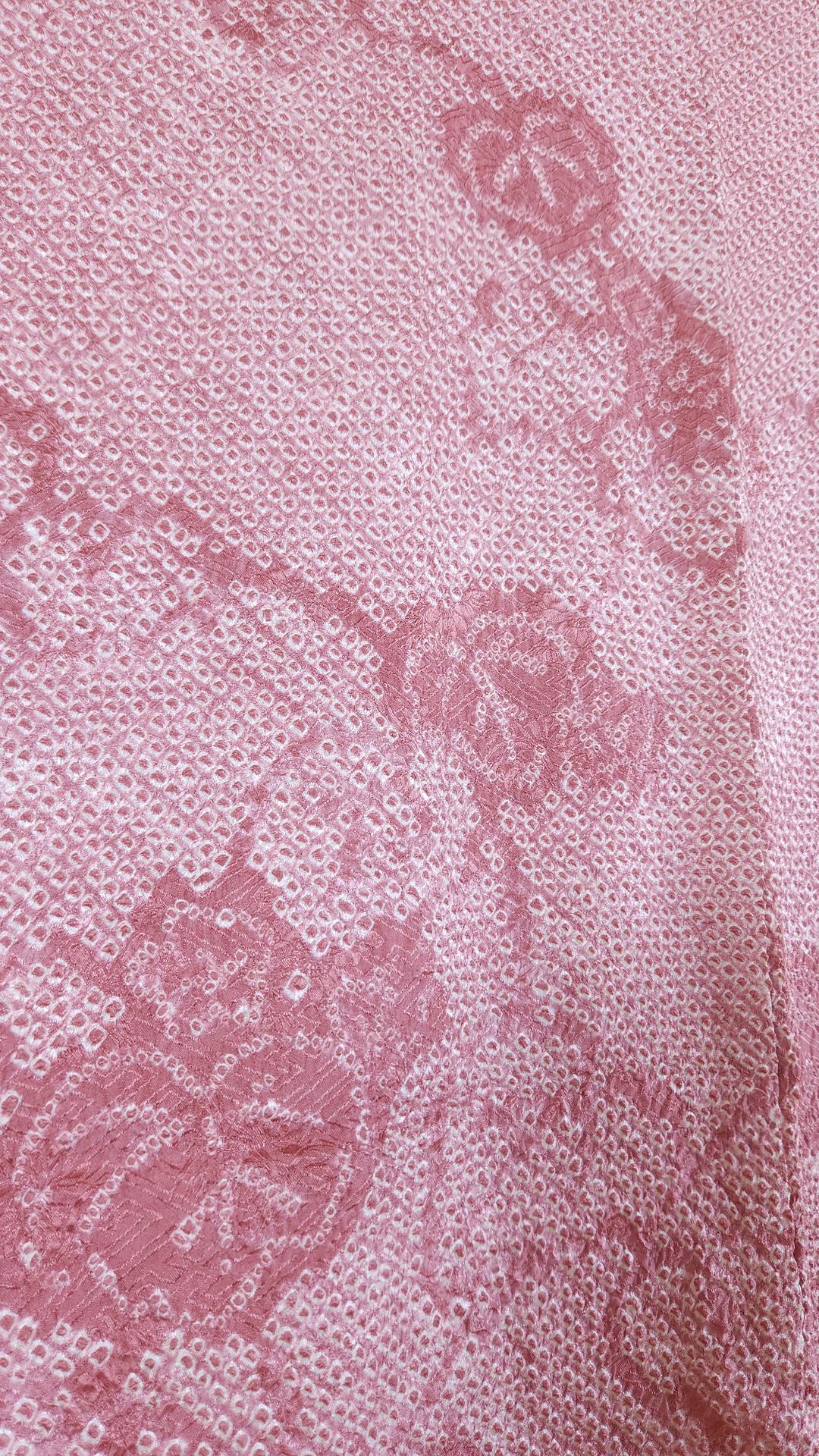 Light pink Haori with vine motifs