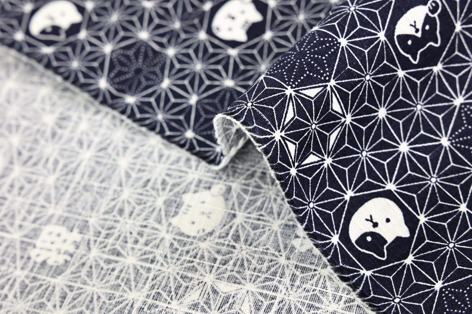 Maneki Neko Asanoha fabric blue background