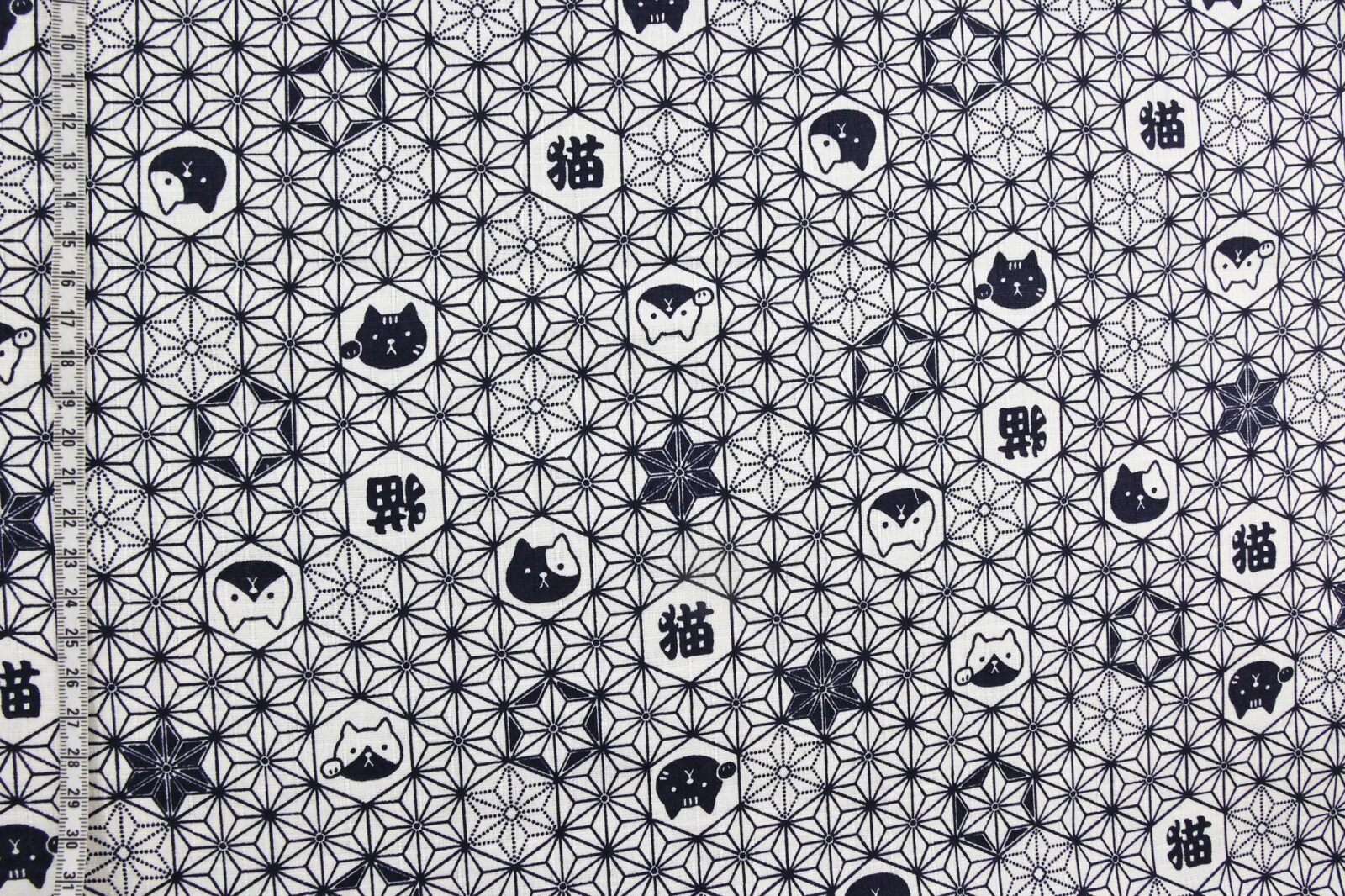 Maneki Neko Asanoha fabric white background