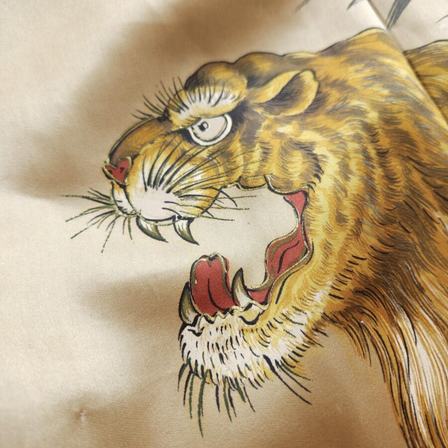 Navy blue men's haori with tiger lining
