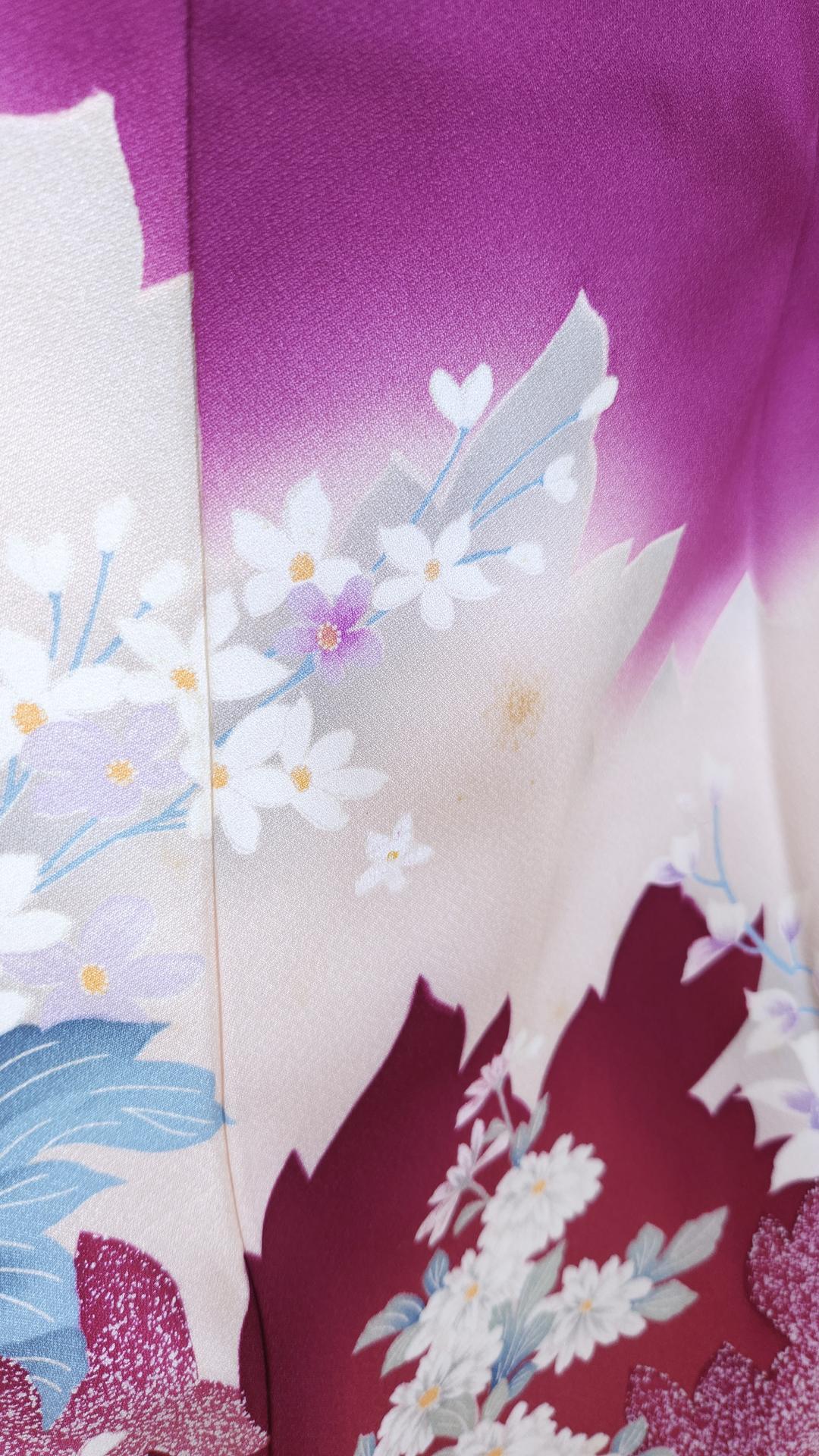 Ō-Furisode in violet crepe with peonies