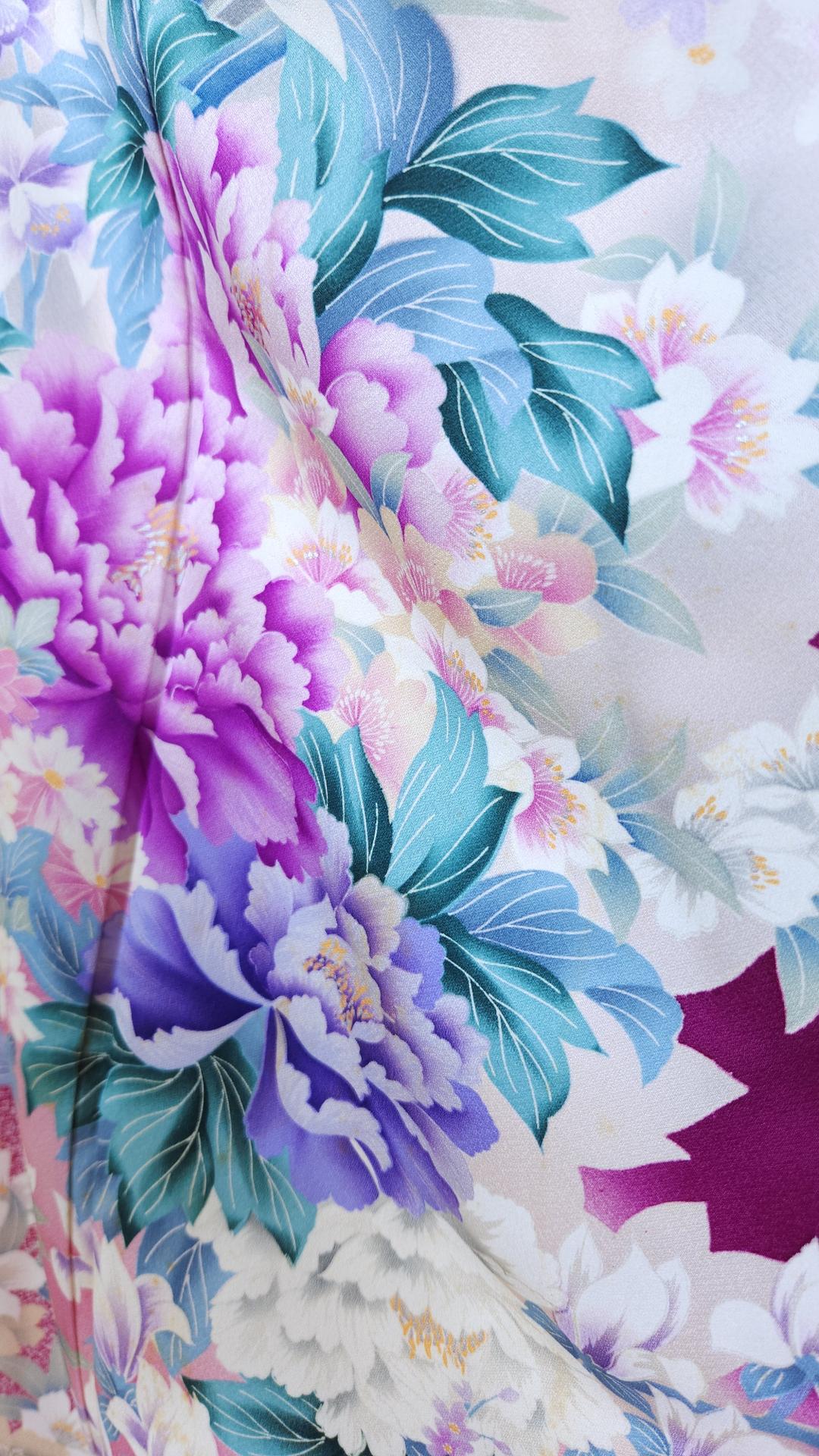 Ō-Furisode in violet crepe with peonies