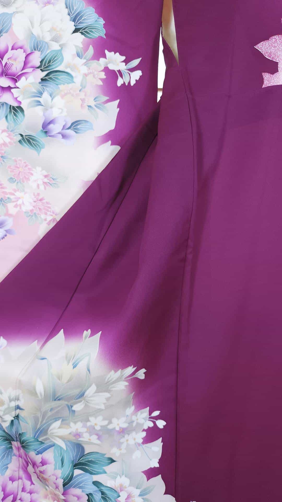 Ō-Furisode in violet crepe with peonies