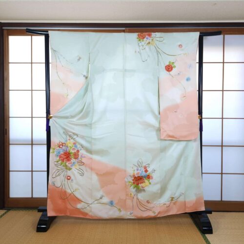Pastel Chū Furisode with embroidered flowers