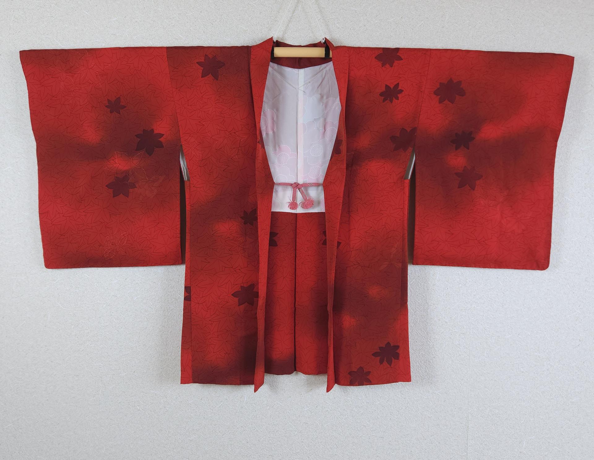 Red crêpe Haori with Momiji leaves