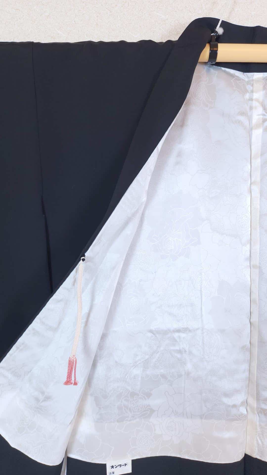 Black Haori embroidered with Sakura flowers