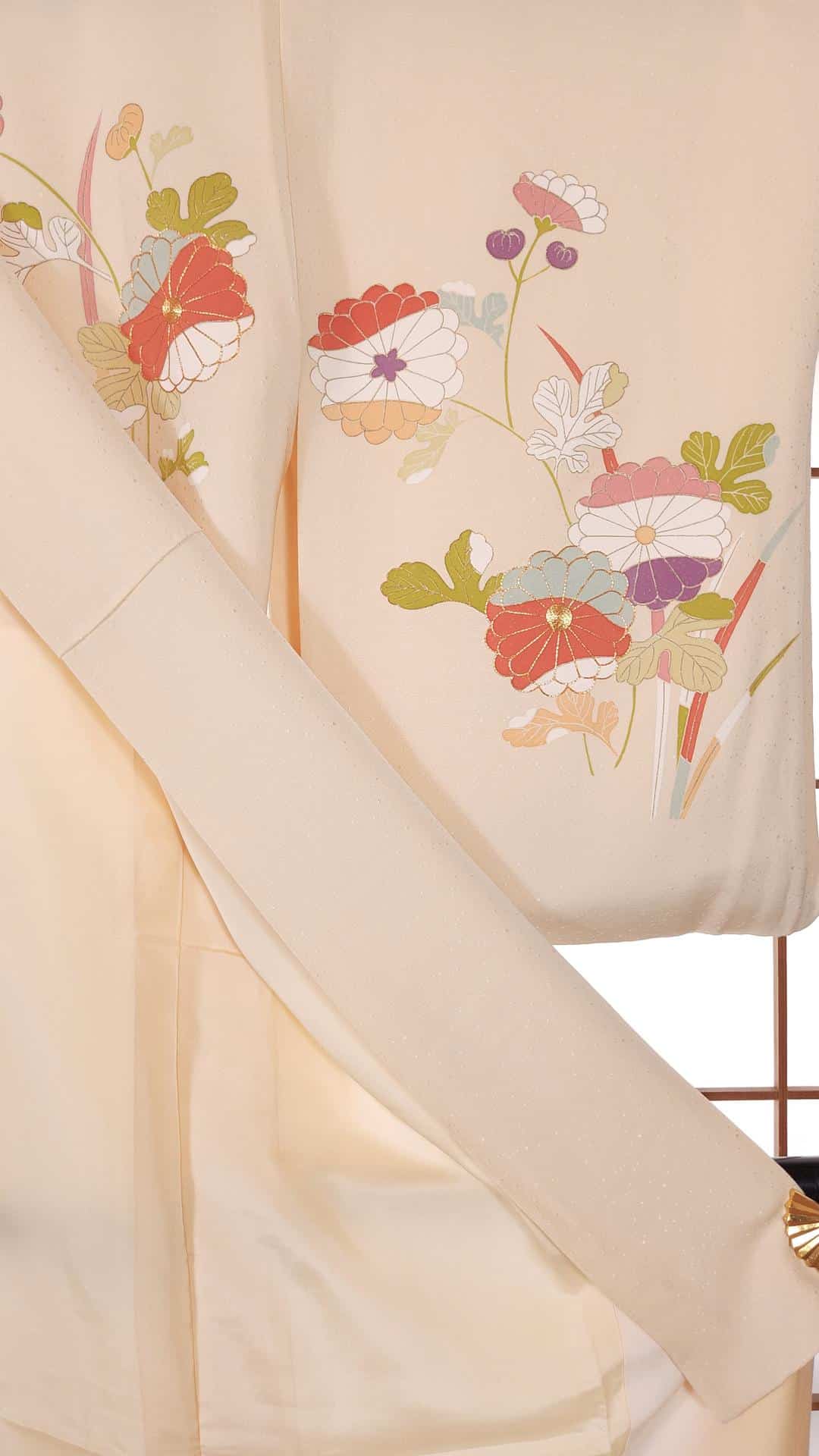 Cream Houmongi pastel chrysanthemums and golden accents