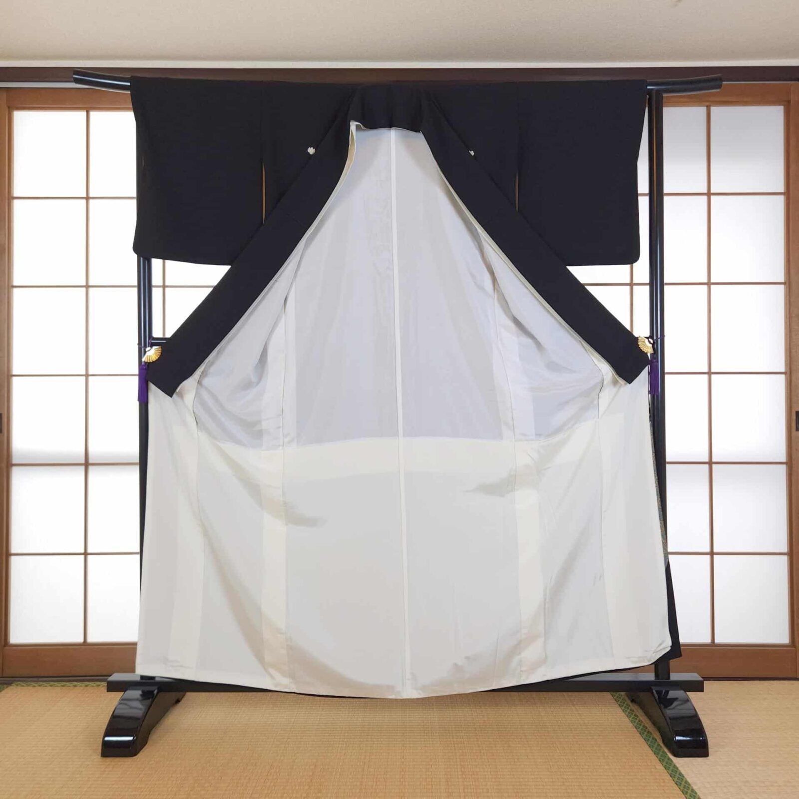 Golden Kuro Tomesode with phoenix and fans