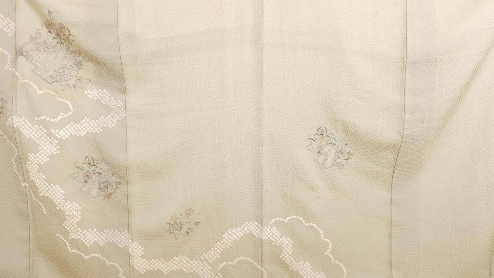 Mint green Houmongi with embroidered flowers